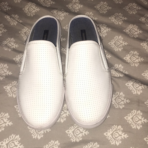 slip on tommy hilfiger’s - Picture 2 of 4